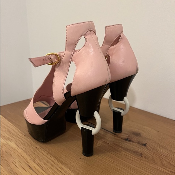 Chanel Platform Heel - Picture 3 of 6